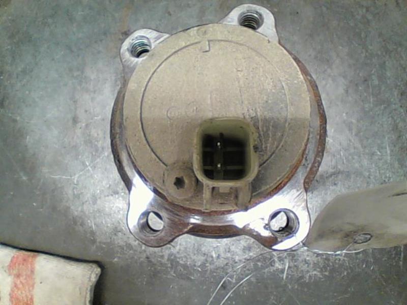 Moyeu arriere droit FORD FOCUS Essence - 1
