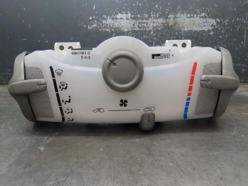 Commande chauffage TOYOTA AYGO Essence - 1