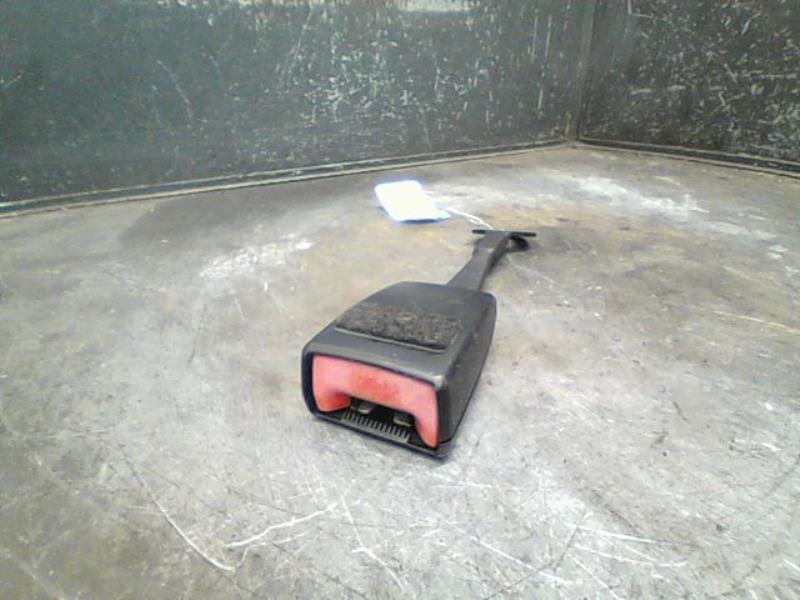 Attache ceinture avant droit AUDI A4 Diesel - 1