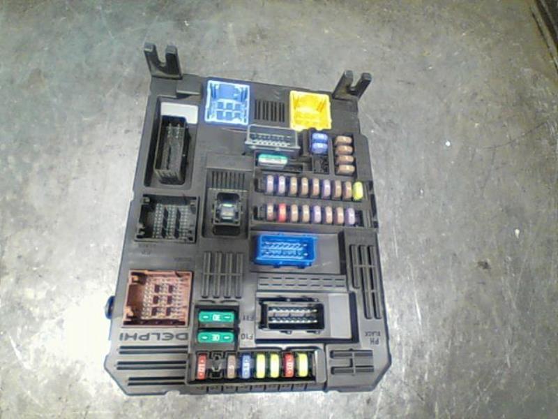 Porte fusible CITROEN C3 Diesel - 1