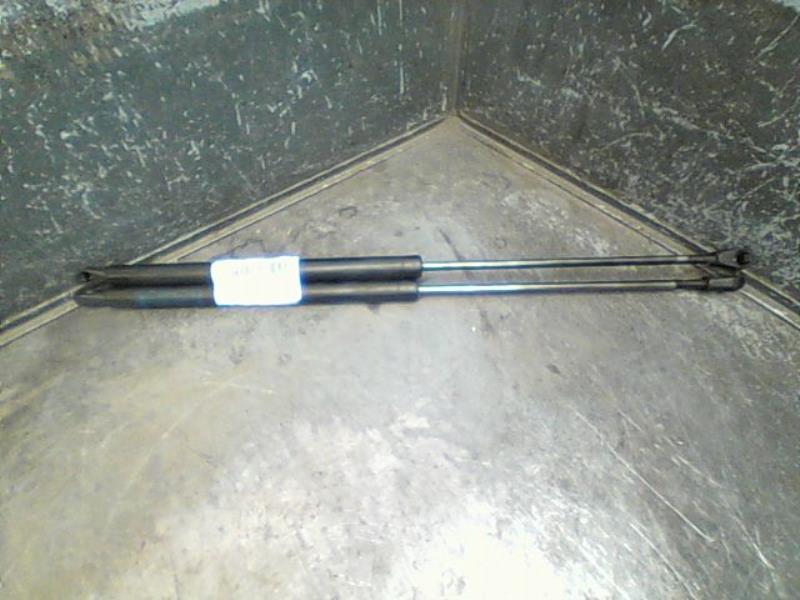 Verin de coffre PEUGEOT 309 Essence - 1