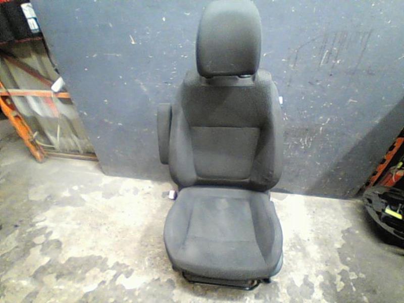 Siege avant gauche PEUGEOT 5008 Diesel - 1
