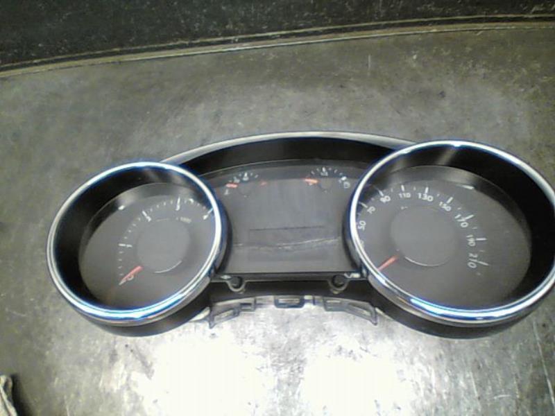 Compteur PEUGEOT 5008 Diesel - 1