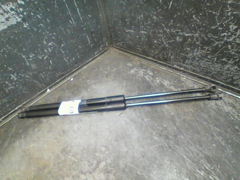 Verin de coffre TOYOTA VERSO Diesel - 1
