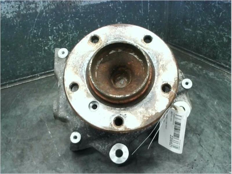 Moyeu avant gauche BMW SERIE 1 Diesel - 1