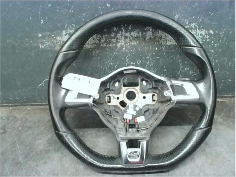 Volant VOLKSWAGEN GOLF Essence - 1
