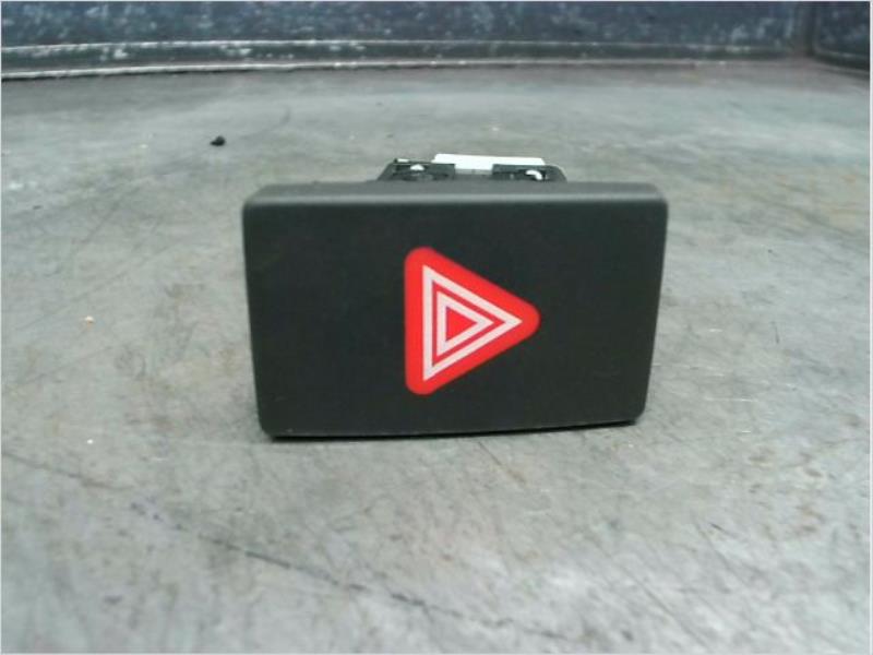 Bouton de warning VOLKSWAGEN GOLF Essence - 1