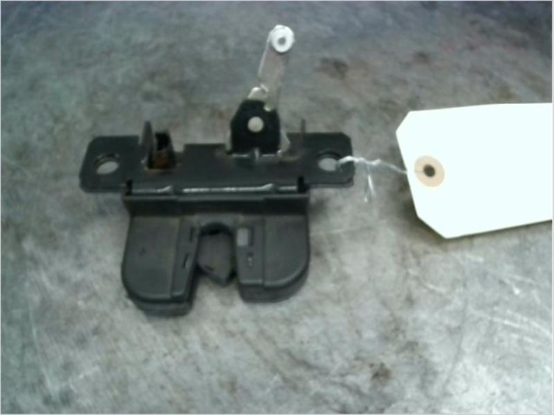 Serrure de hayon VOLKSWAGEN GOLF Essence - 1