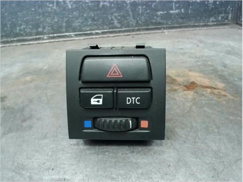 Bouton de warning BMW SERIE 3 Diesel - 1