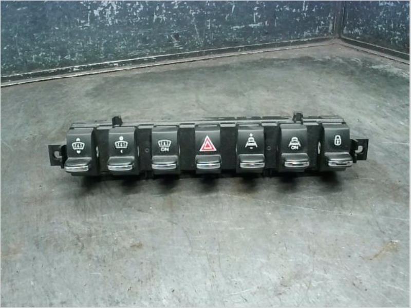 Bouton de warning PEUGEOT 3008 Diesel - 1