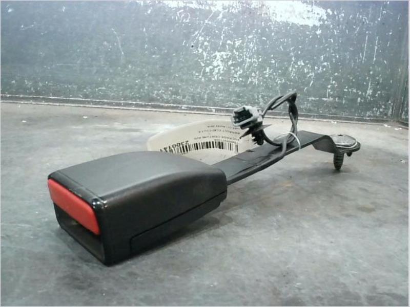 Attache ceinture avant gauche RENAULT CLIO Diesel - 1