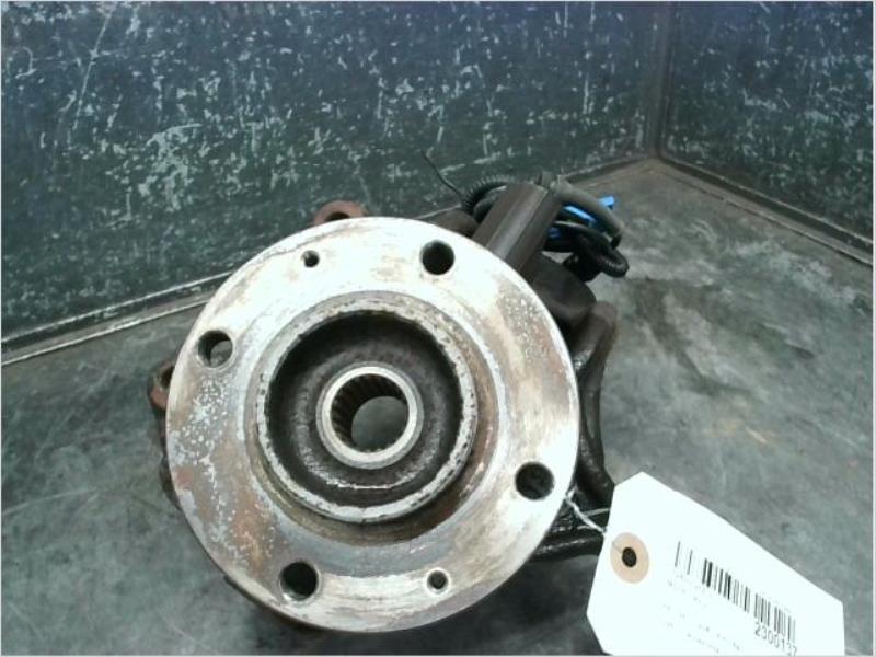 Moyeu avant gauche PEUGEOT 208 Diesel - 1