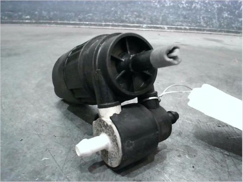 Pompe lave glace avant VOLKSWAGEN GOLF Essence - 1
