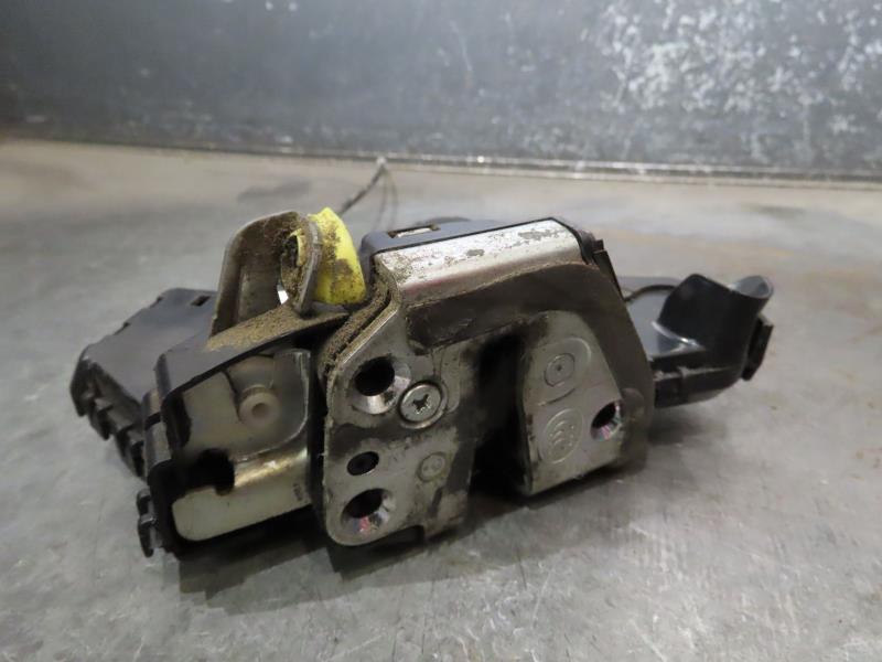 Serrure avant gauche TOYOTA RAV4 Diesel - 1