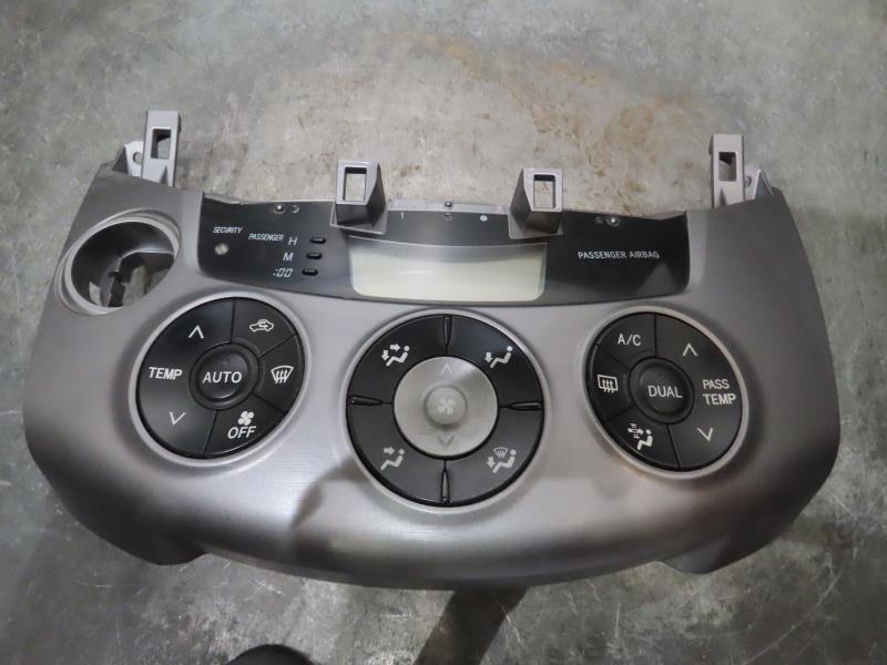 Commande chauffage TOYOTA RAV4 Diesel - 1
