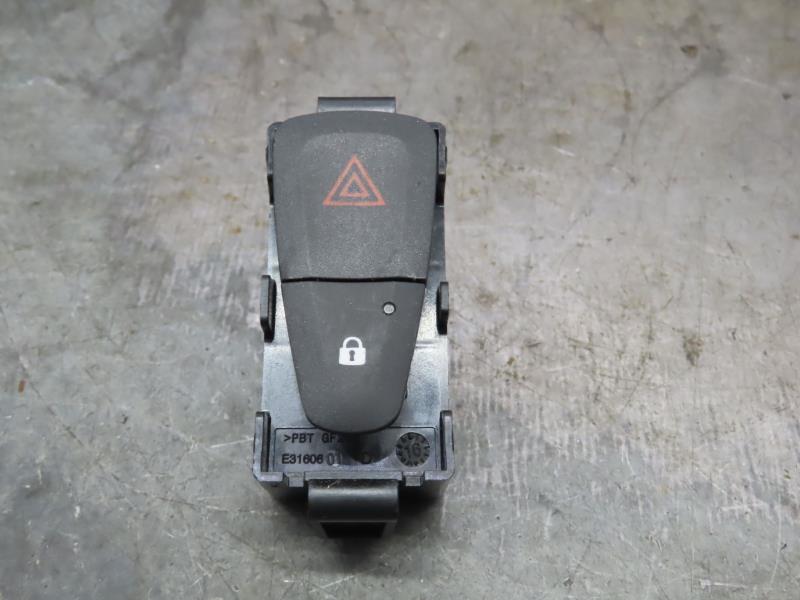 Bouton de warning DACIA SANDERO Essence - 1