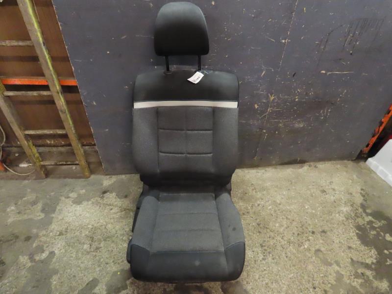 Siege avant droit CITROEN C4 CACTUS Diesel - 1