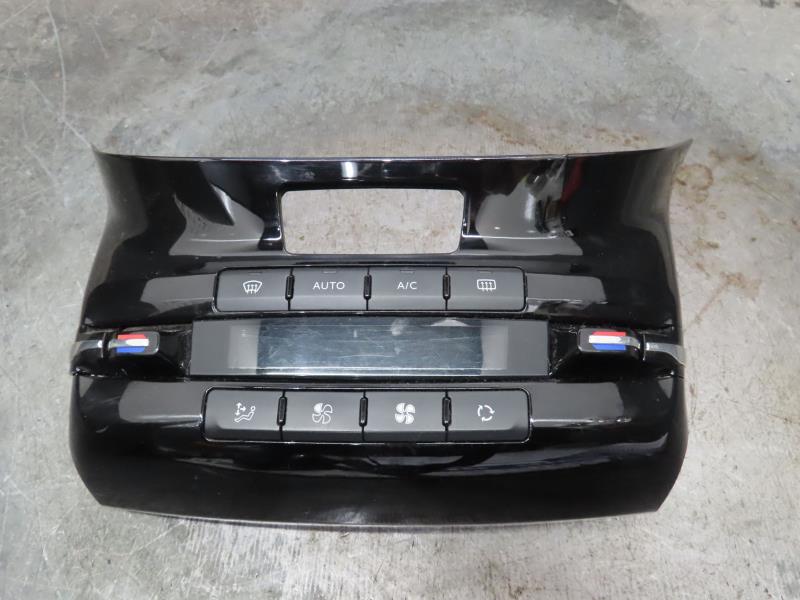 Commande chauffage PEUGEOT 208 Diesel - 1