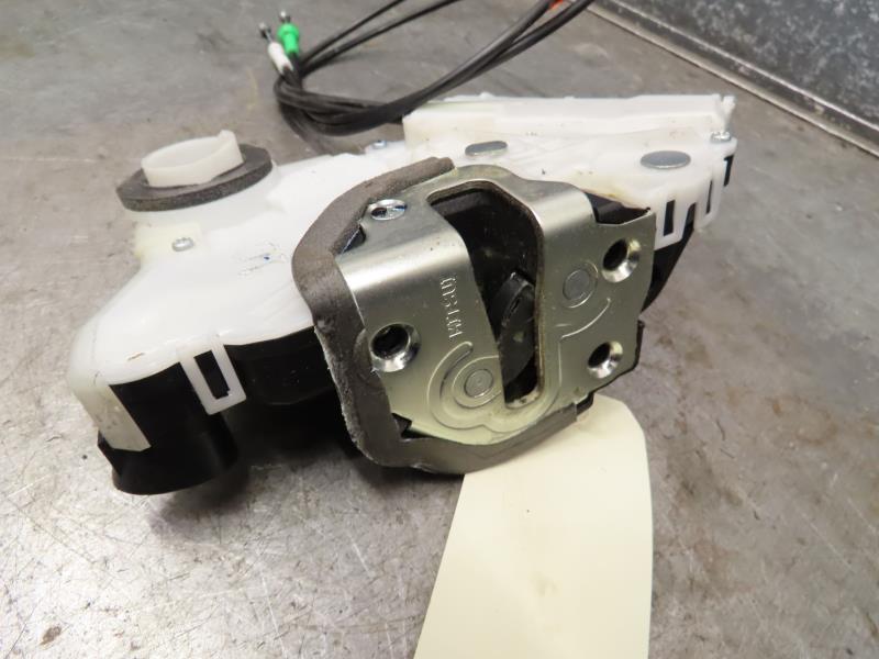 Serrure avant gauche TOYOTA YARIS Diesel - 1