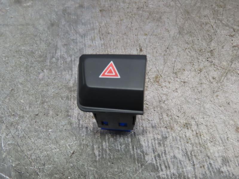 Bouton de warning PEUGEOT 2008 Essence - 1