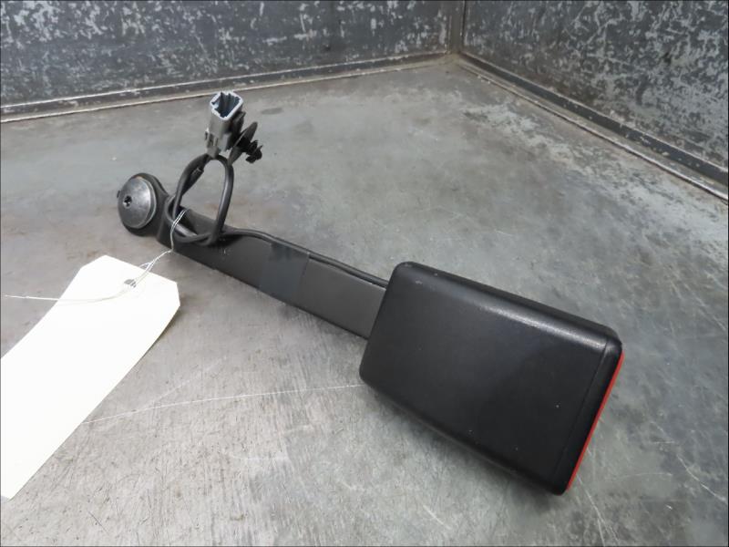 Attache ceinture avant gauche RENAULT CLIO Diesel - 1
