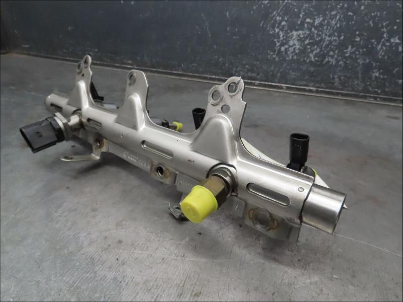 Rampe injection VOLKSWAGEN SCIROCCO Essence - 1