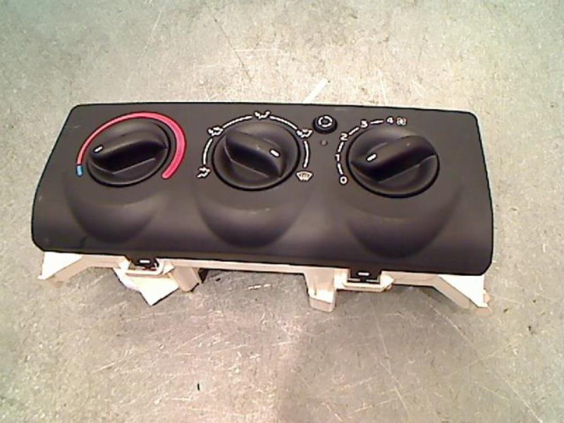Commande chauffage RENAULT CLIO Essence - 1
