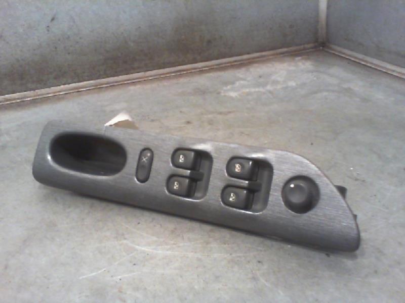Interrupteur de leve vitre avant gauche RENAULT LAGUNA Diesel - 1