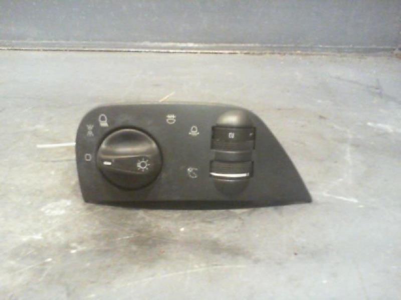 Commande de phare VOLKSWAGEN POLO Essence - 1