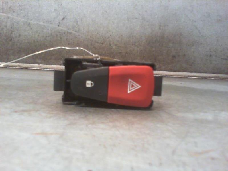 Bouton de warning RENAULT MEGANE Diesel - 1