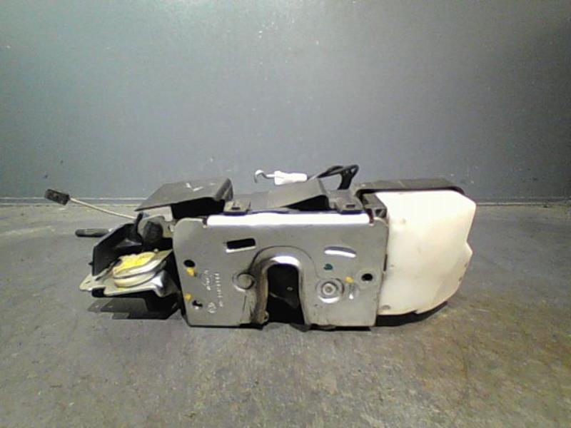 Serrure avant droit VOLKSWAGEN FOX Essence - 1
