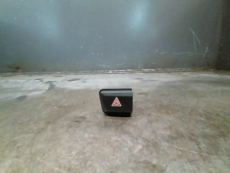 Bouton de warning PEUGEOT 208 Diesel - 1