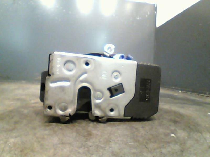 Serrure avant gauche OPEL VIVARO Diesel - 1
