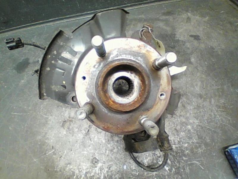 Moyeu avant gauche HYUNDAI i20 Diesel - 1