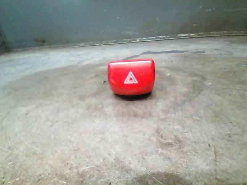 Bouton de warning NISSAN MICRA Diesel - 1