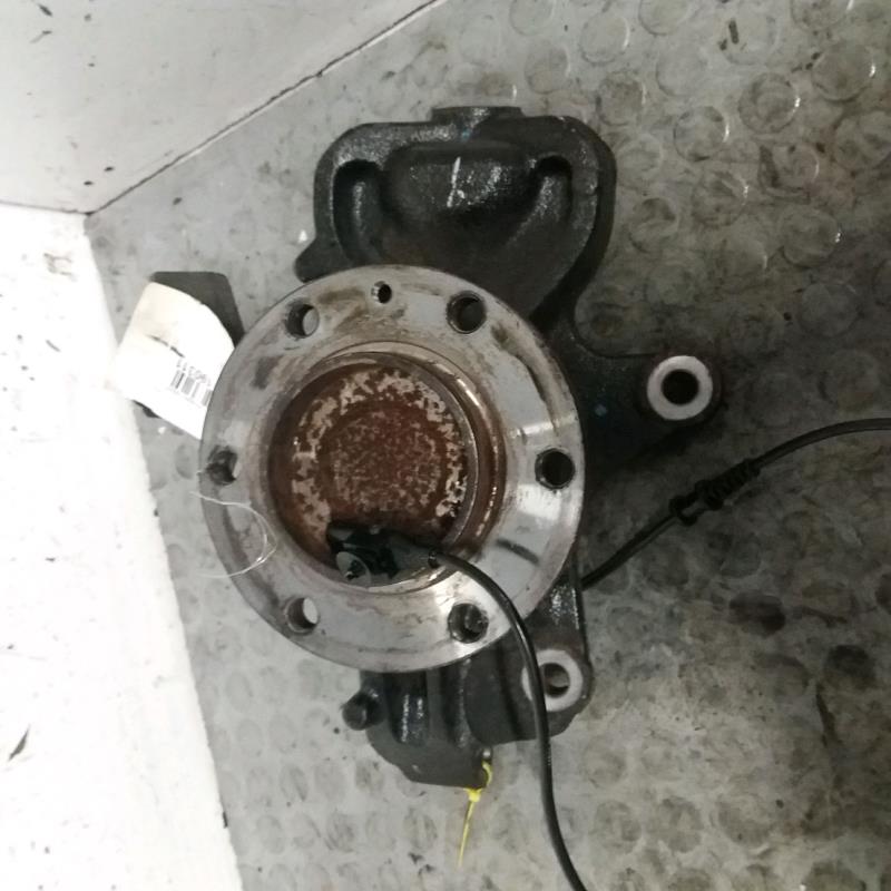 Fusee avant droit VOLKSWAGEN CRAFTER I Diesel - 1