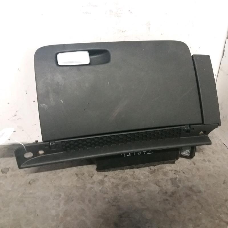 Boite a gants AUDI A1 Diesel - 1