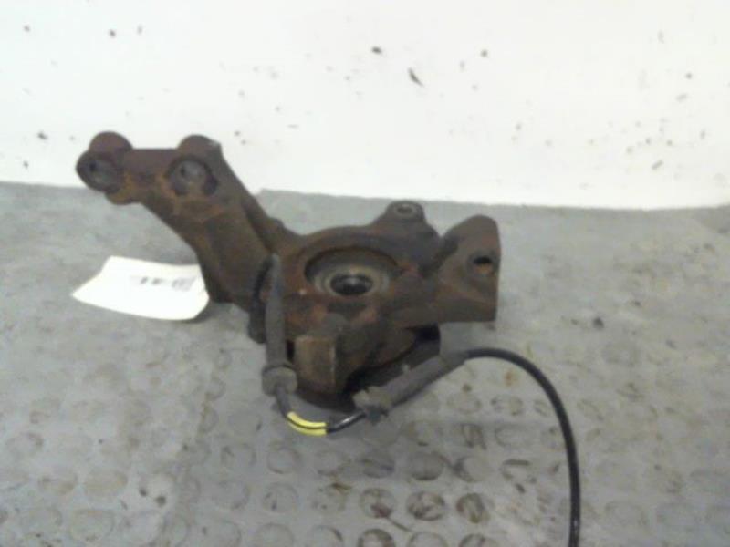 Fusee avant gauche DACIA SANDERO I Diesel - 1