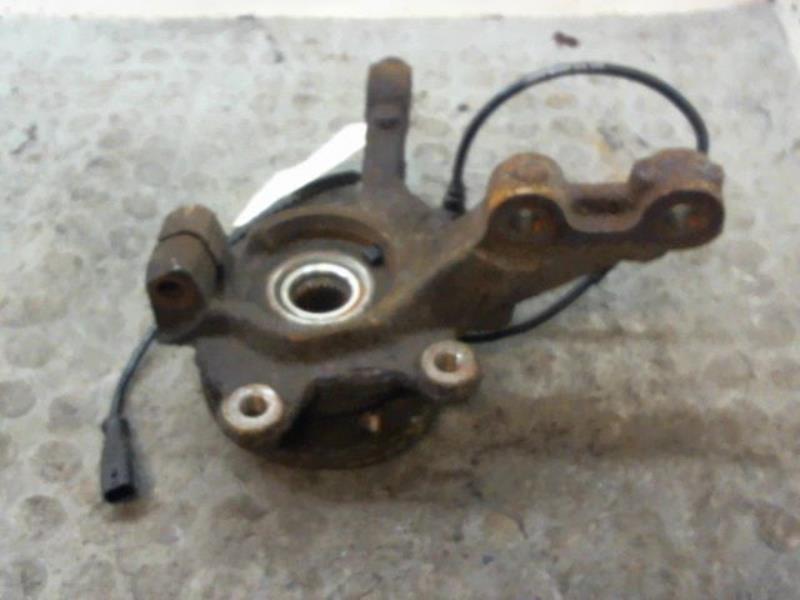 Fusee avant gauche RENAULT TWINGO II Essence - 1