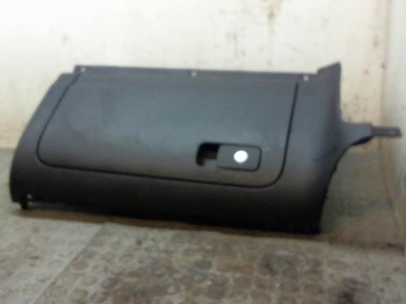 Boite a gants VOLKSWAGEN GOLF VI Diesel - 1