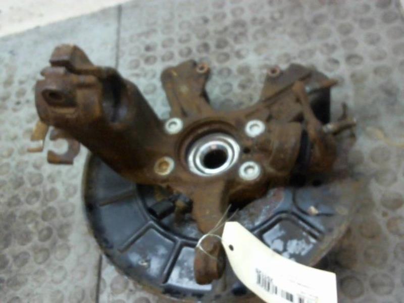Moyeu avant droit VOLKSWAGEN GOLF V Essence - 1