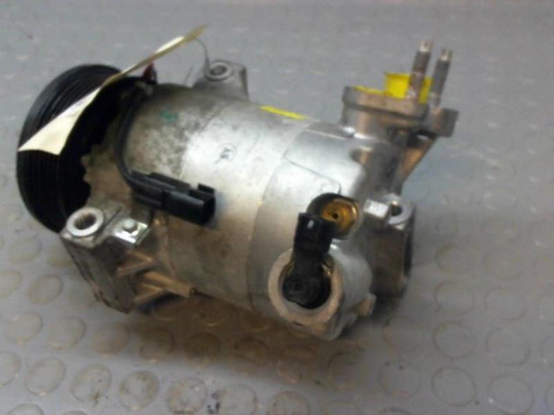 Compresseur clim FORD FOCUS III Essence - 1
