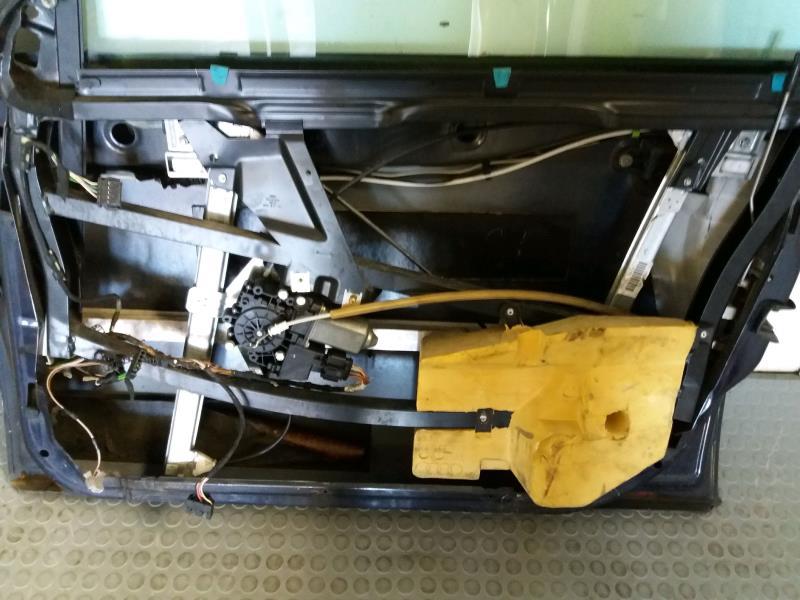 Porte avant droit AUDI A4 I Essence - 1