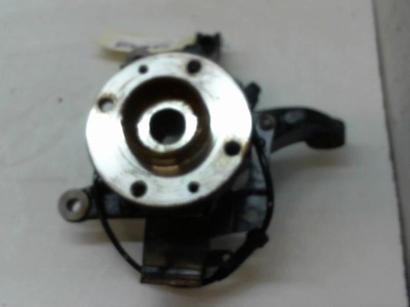 Fusee avant gauche RENAULT CAPTUR Essence - 1