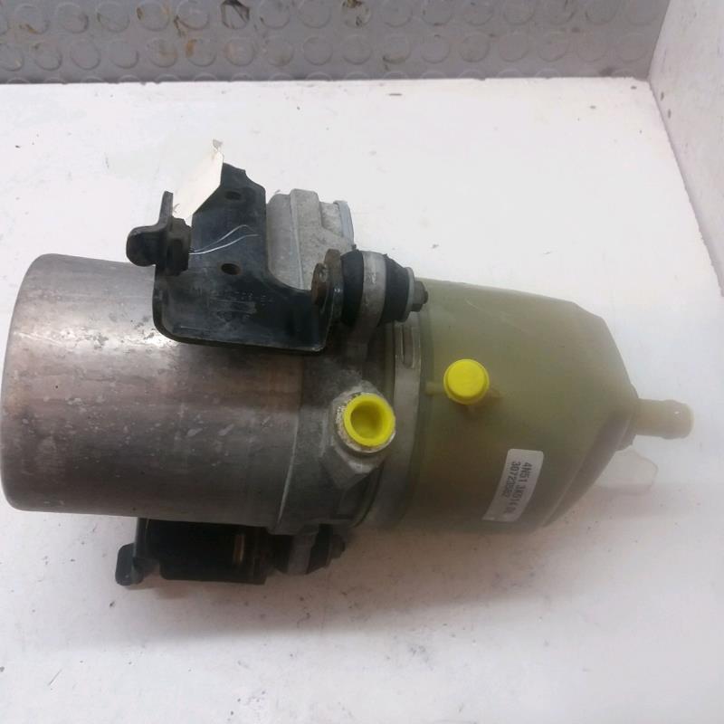 Pompe de direction VOLVO V50 Diesel - 1
