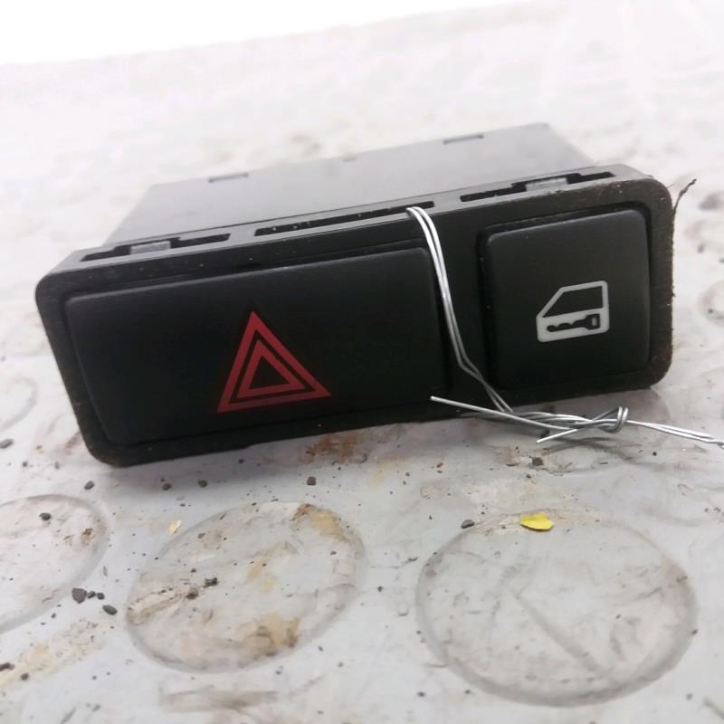 Bouton de warning BMW SERIE 3 IV Diesel - 1
