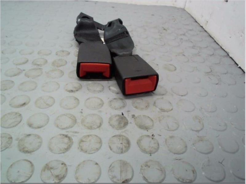 Attache ceinture arriere centrale CITROEN DS3 Diesel - 1