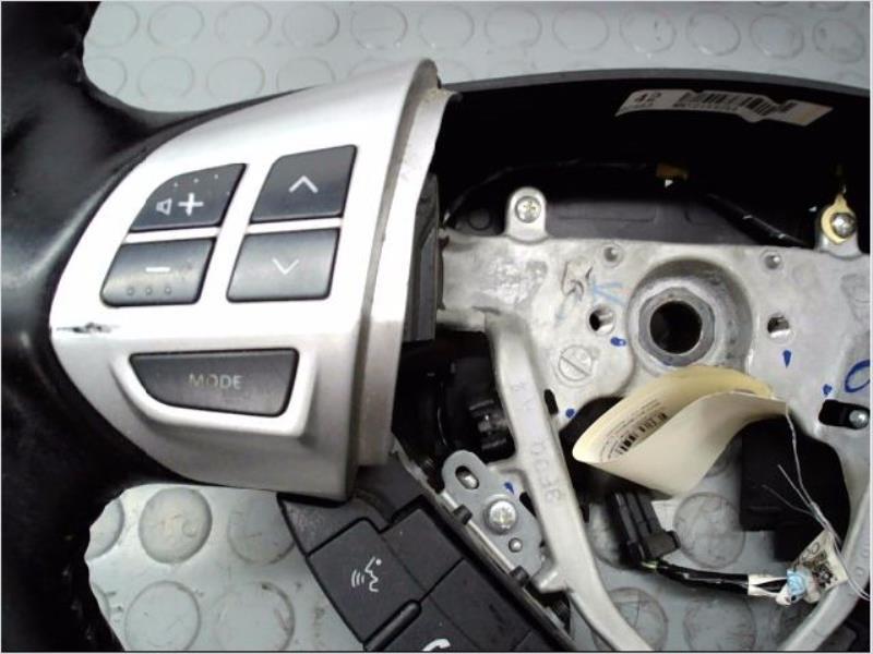 Volant MITSUBISHI LANCER V Essence - 1
