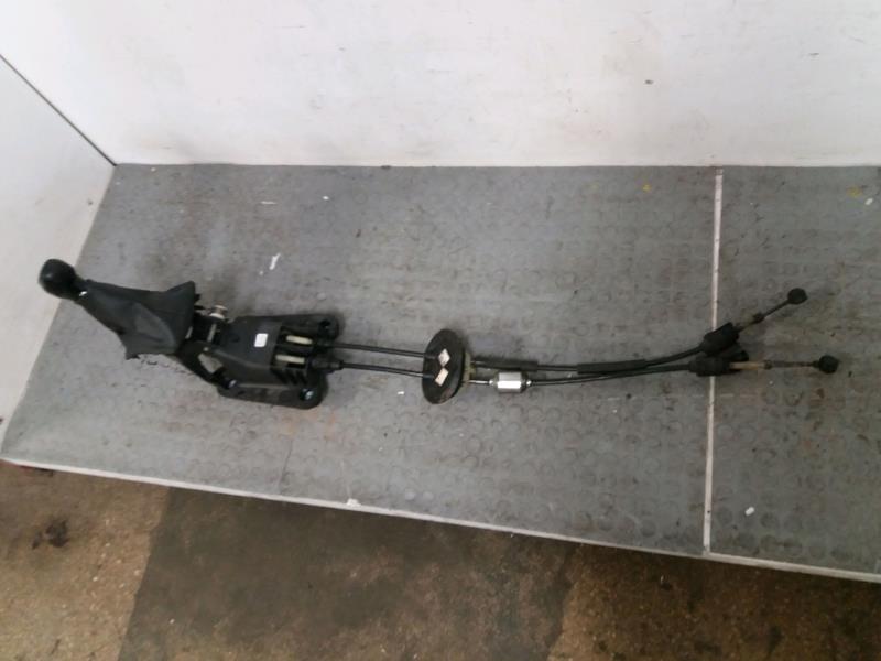 Levier de vitesses PEUGEOT 208 Diesel - 1