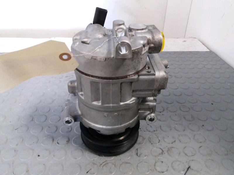 Compresseur clim VOLKSWAGEN GOLF PLUS Essence - 1